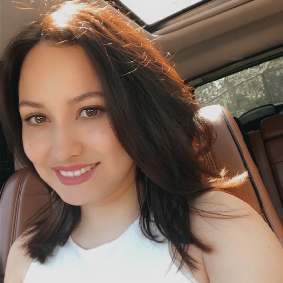 Meet your Posher, Thalia - Picture 1 of 1